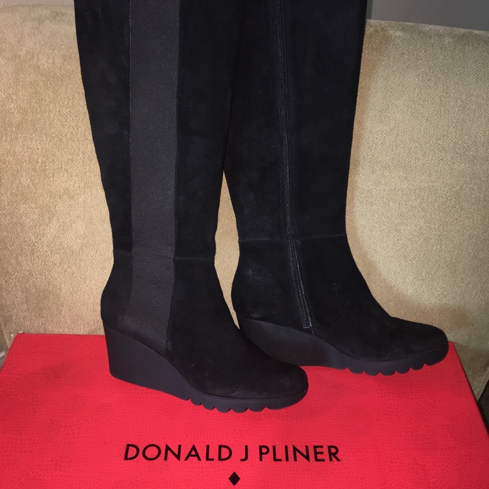 Donald J Pliner Black Suede Wedge Knee Boots- (9m)